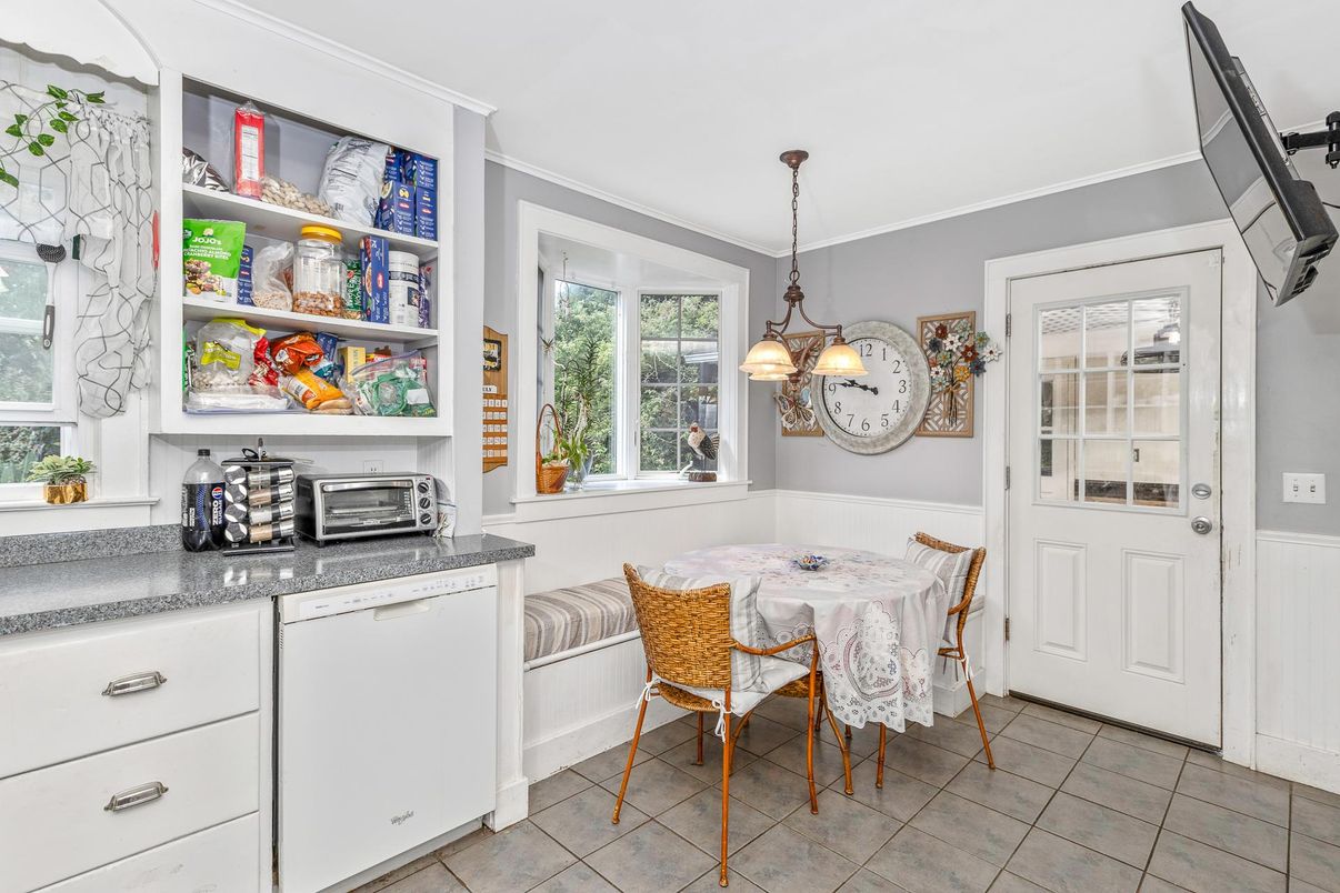 Dining room, Interior, Kitchen, Pendant Lights