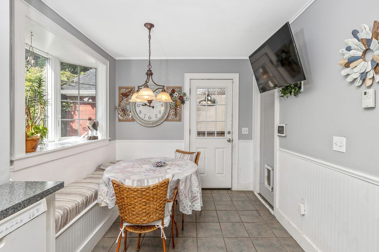 Dining room, Interior, Pendant Lights