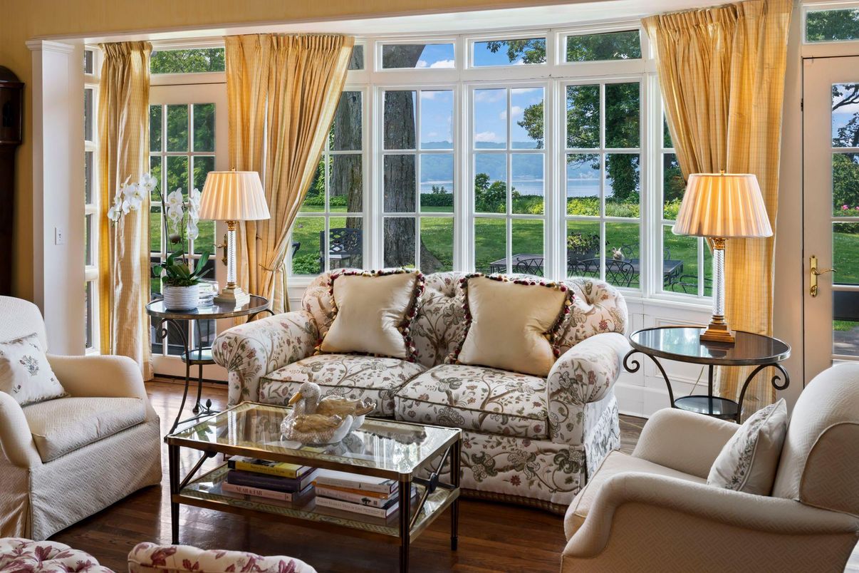 Interior, Living room, Sun Room, Water, Wood Texture Flooring