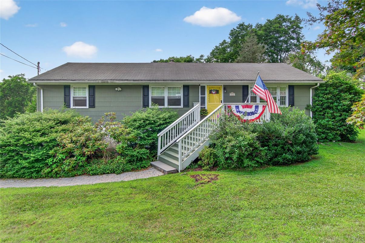 Backyard, Exterior, Facade, Cape Cod