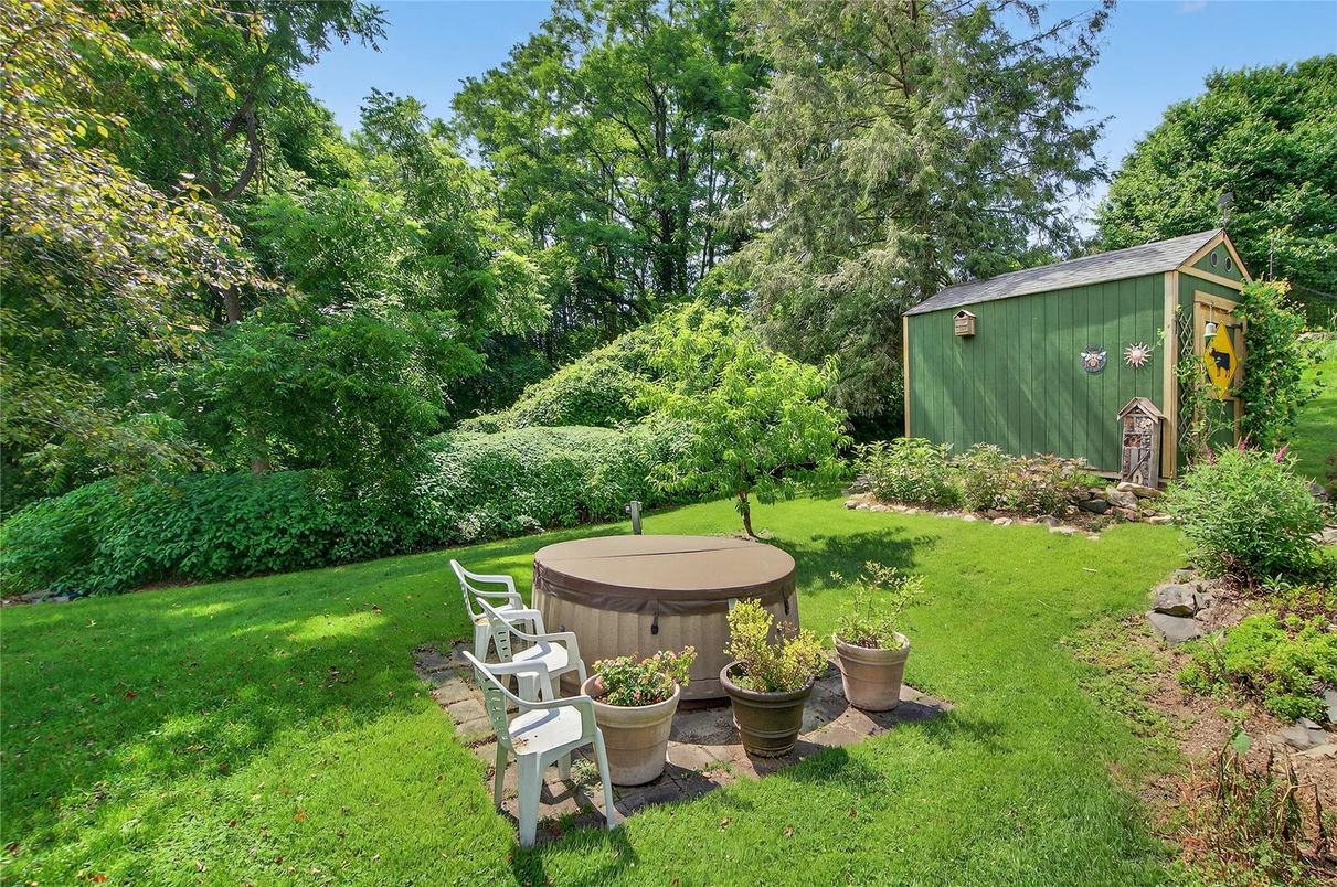 Backyard, Exterior, Hot Tub