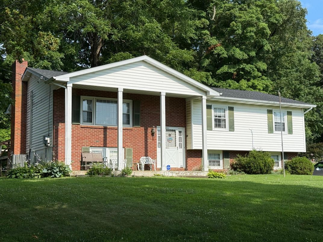 Exterior, Facade, Brick Facade, Split Level