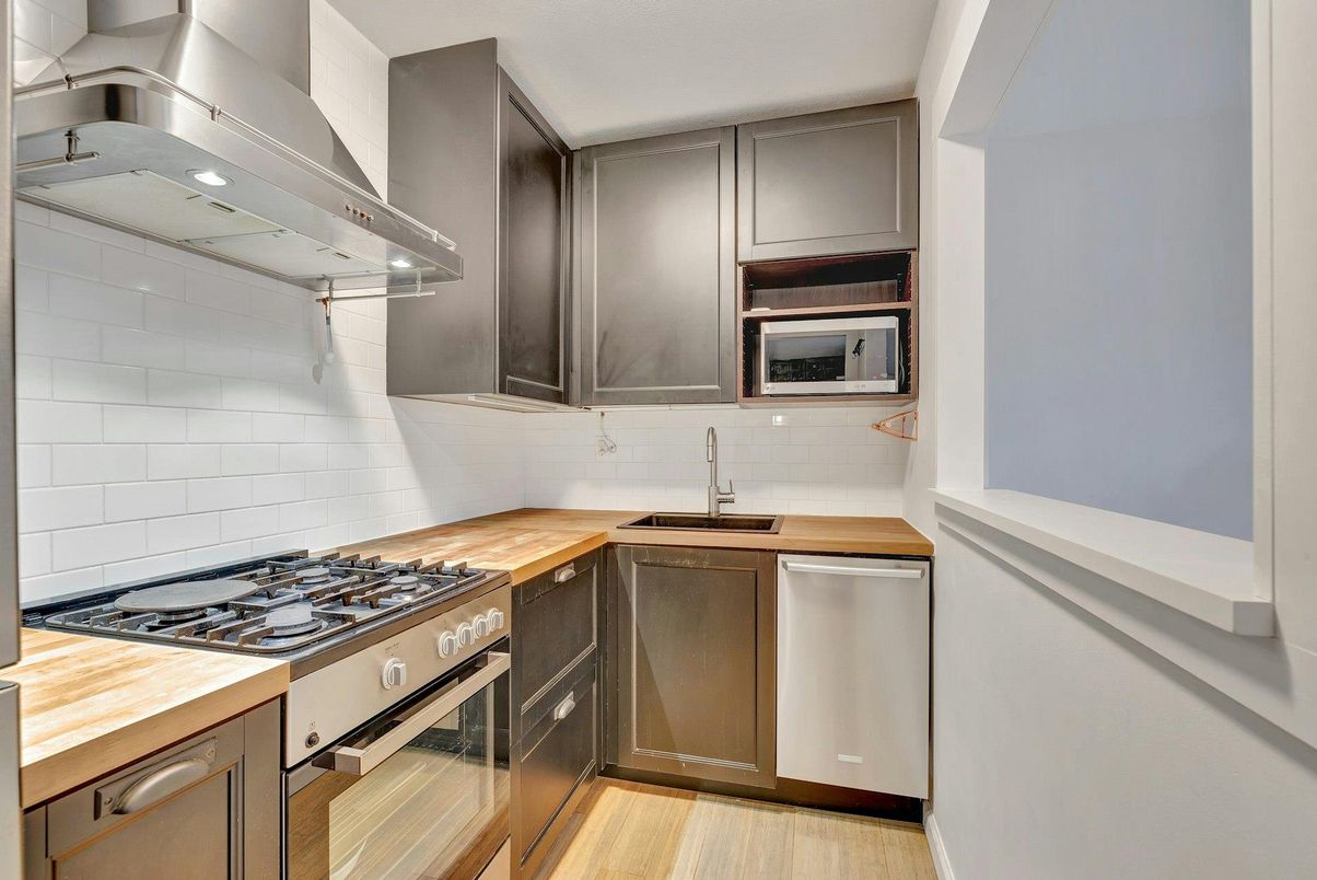 Interior, Kitchen, Stainless Steel Appliances, Wood Texture Flooring