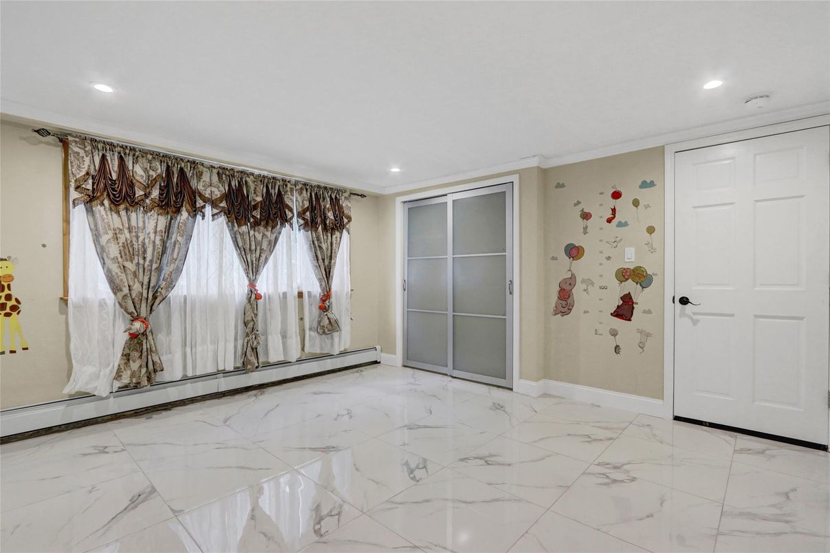 Empty room, Interior, Marble, Recessed Lighting