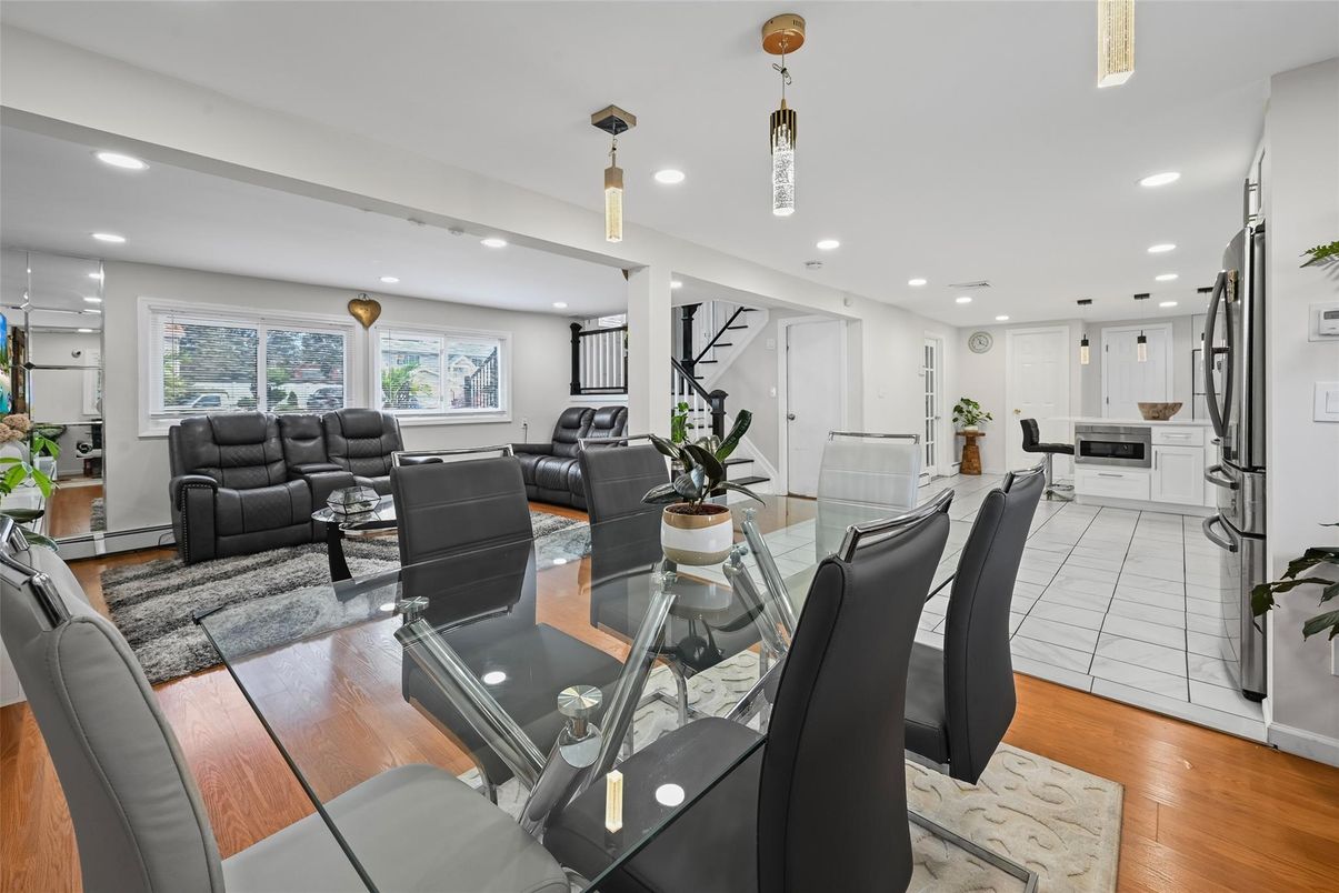 Dining room, Interior, Kitchen, Living room, Pendant Lights, Recessed Lighting, Wood Texture Flooring
