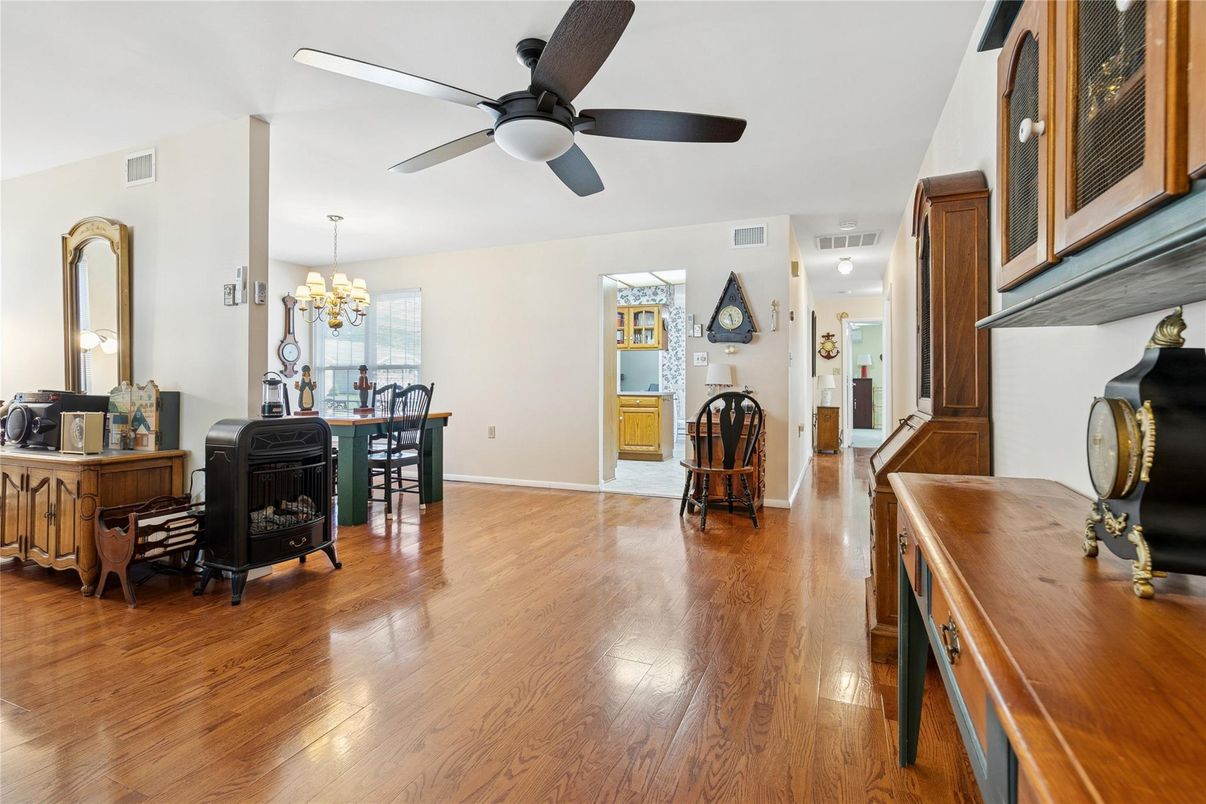 Chandelier, Dining room, Fireplace, Interior, Wood Texture Flooring