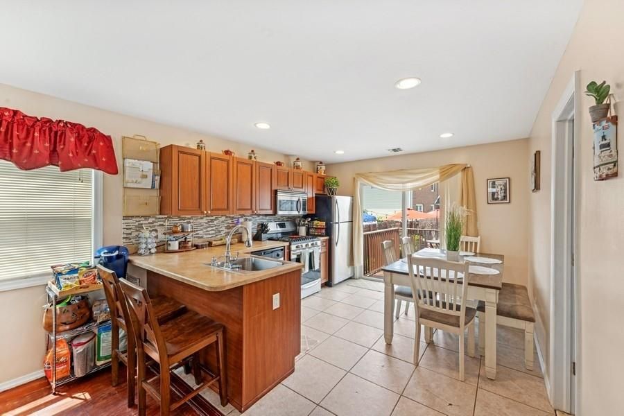Dining room, Interior, Kitchen, Recessed Lighting, Stainless Steel Appliances