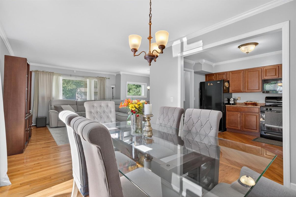 Dining room, Interior, Kitchen, Living room, Pendant Lights, Wood Texture Flooring