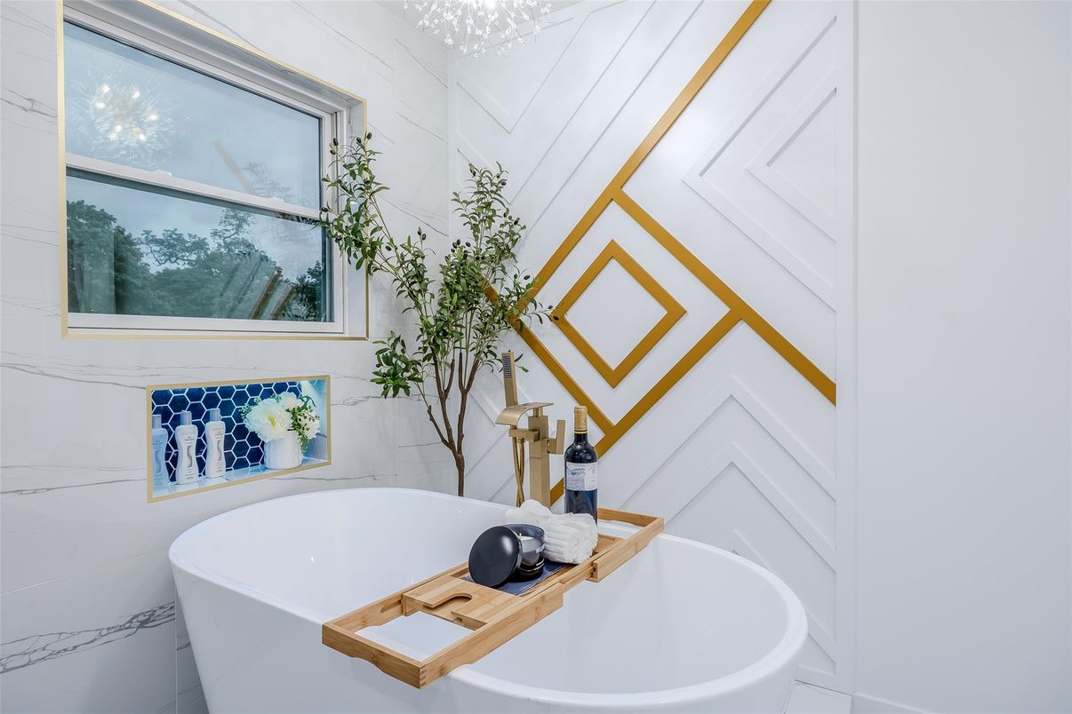 Bathroom, Free Standing Baths, Interior