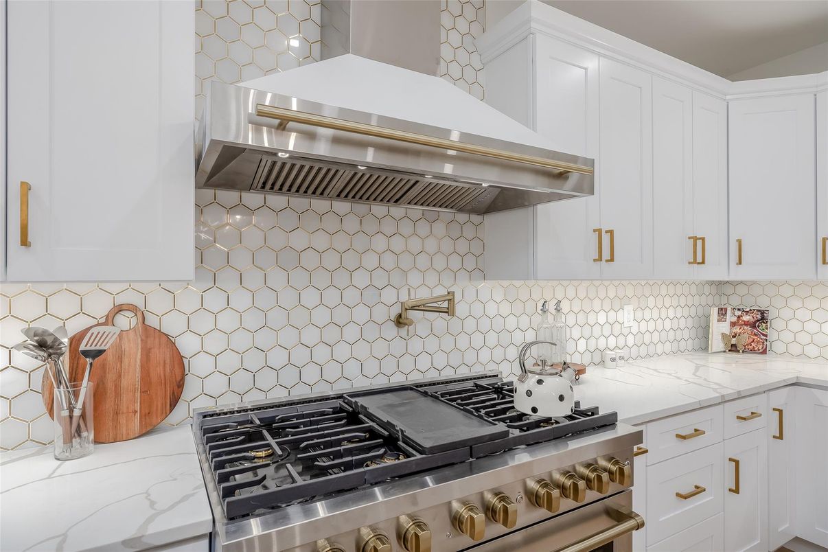 Interior, Kitchen, Stainless Steel Appliances