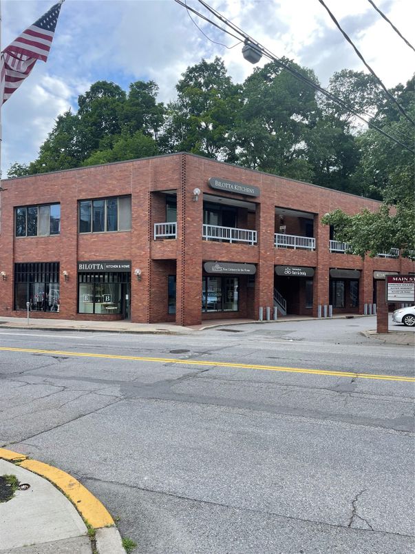 Exterior, Facade, Brick Facade, Rowhouse