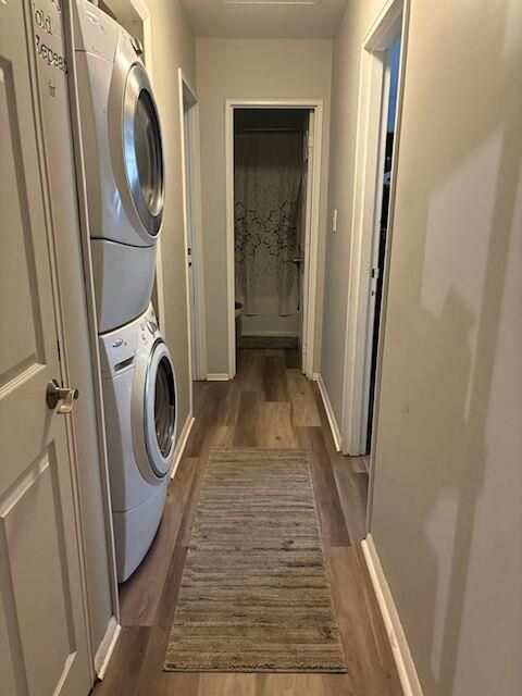 Interior, Utility Closets, Washer, Wood Texture Flooring