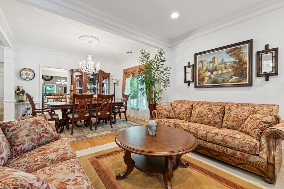 Chandelier, Dining room, Interior, Living room, Recessed Lighting, Wood Texture Flooring