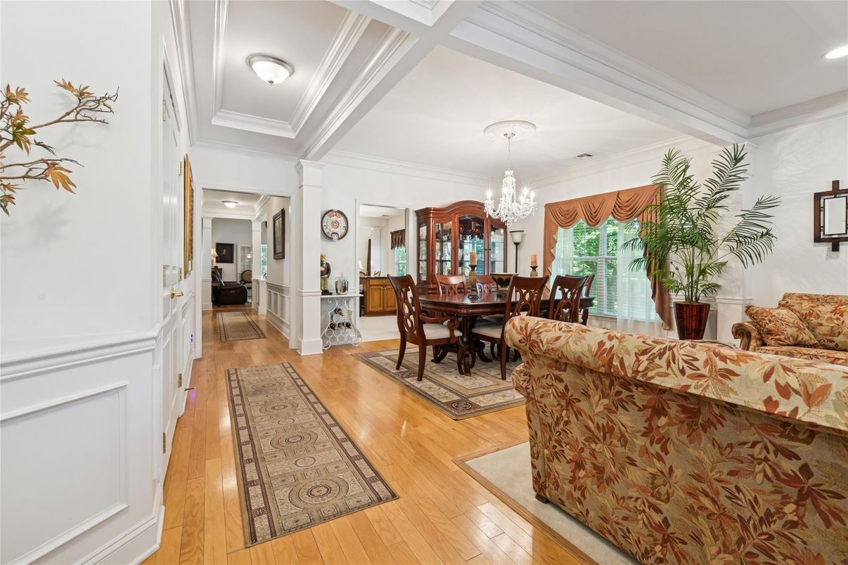 Chandelier, Dining room, Interior, Living room, Recessed Lighting, Wood Texture Flooring