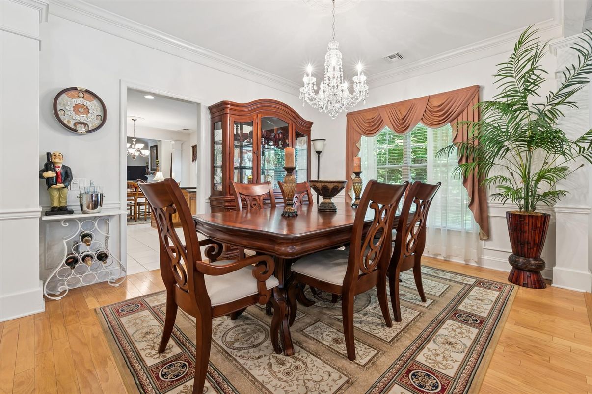Chandelier, Dining room, Interior, Recessed Lighting, Wood Texture Flooring