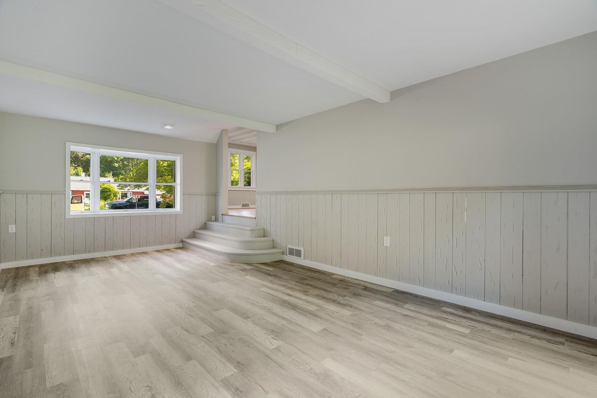 Empty room, Interior, Recessed Lighting, Wood Texture Flooring