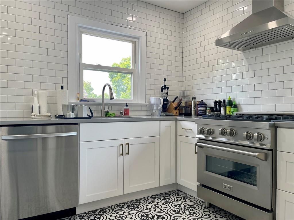 Interior, Kitchen, Stainless Steel Appliances