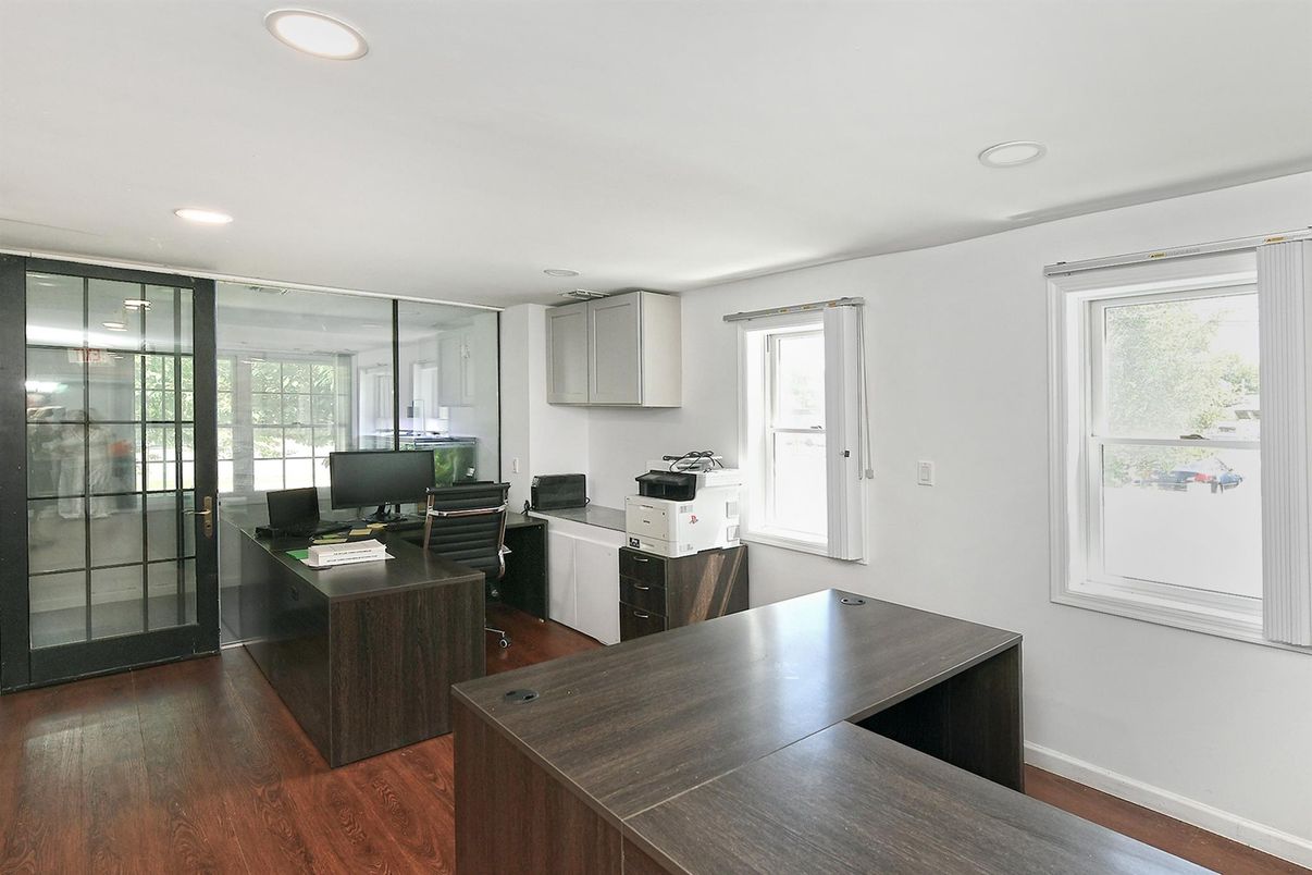 Home Office, Interior, Recessed Lighting, Wood Texture Flooring