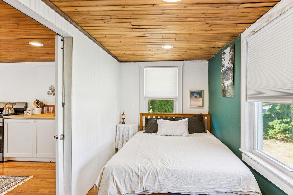 Bedroom, Interior, Recessed Lighting, Wooden Ceilings, Wood Texture Flooring