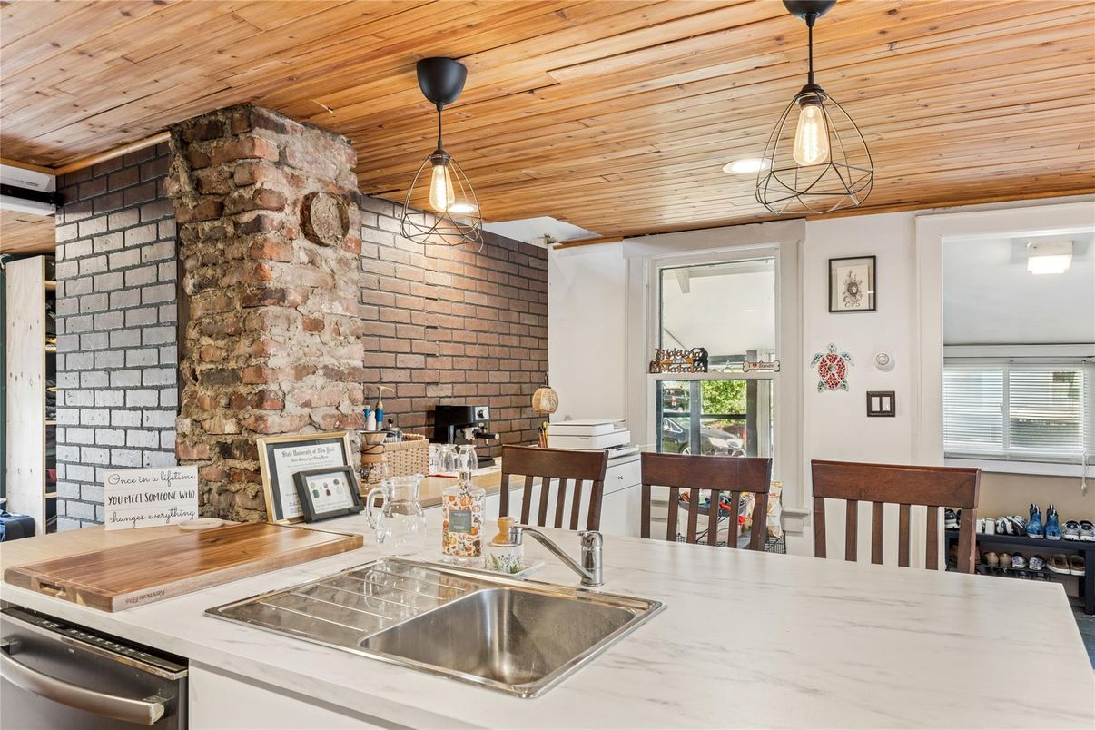 Dining room, Interior, Kitchen, Pendant Lights, Stone Walls, Wooden Ceilings