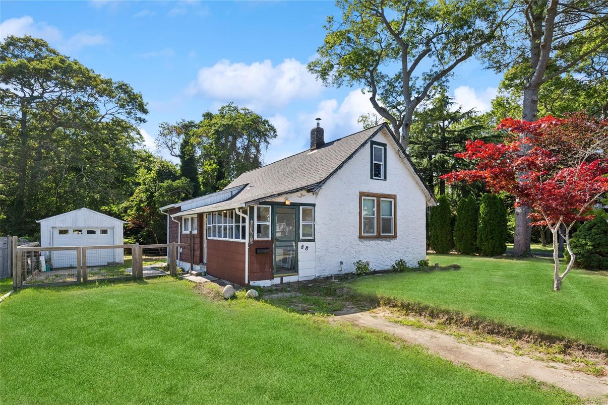 Backyard, Detached Garage, Exterior, Solar Panels