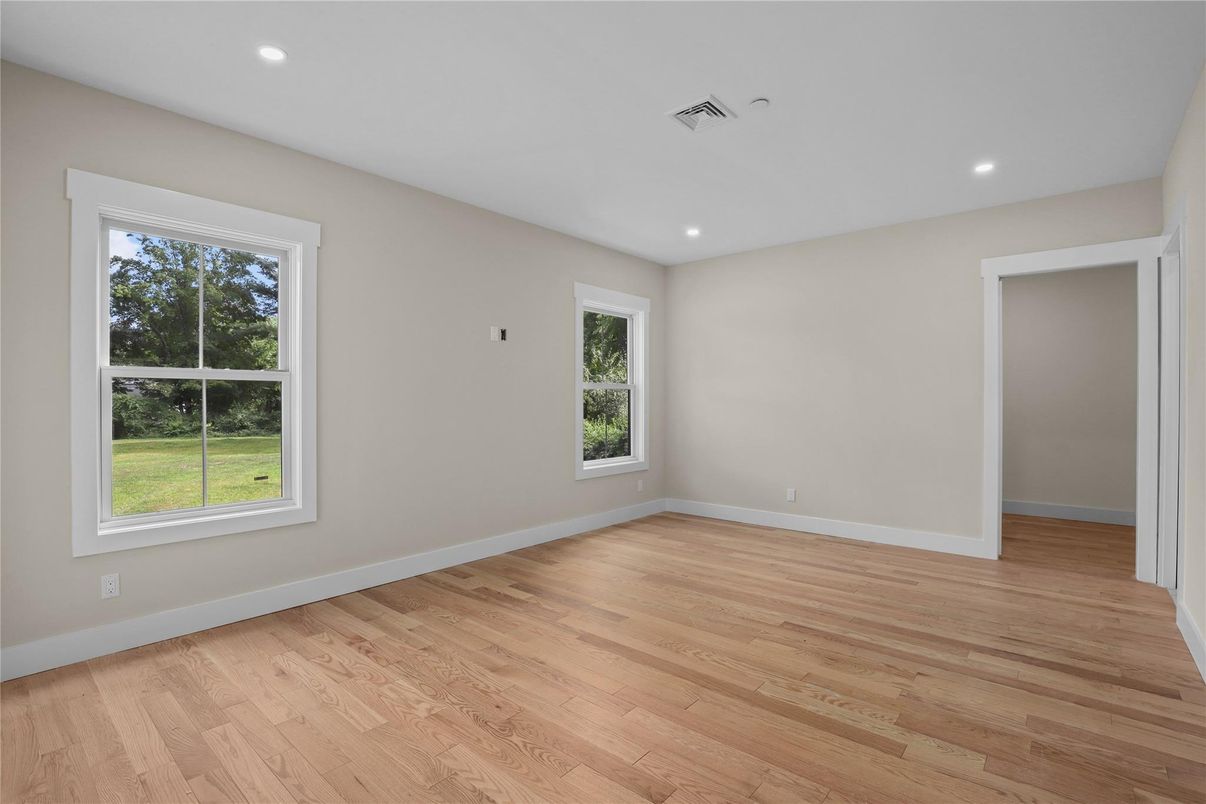 Empty room, Interior, Recessed Lighting, Wood Texture Flooring