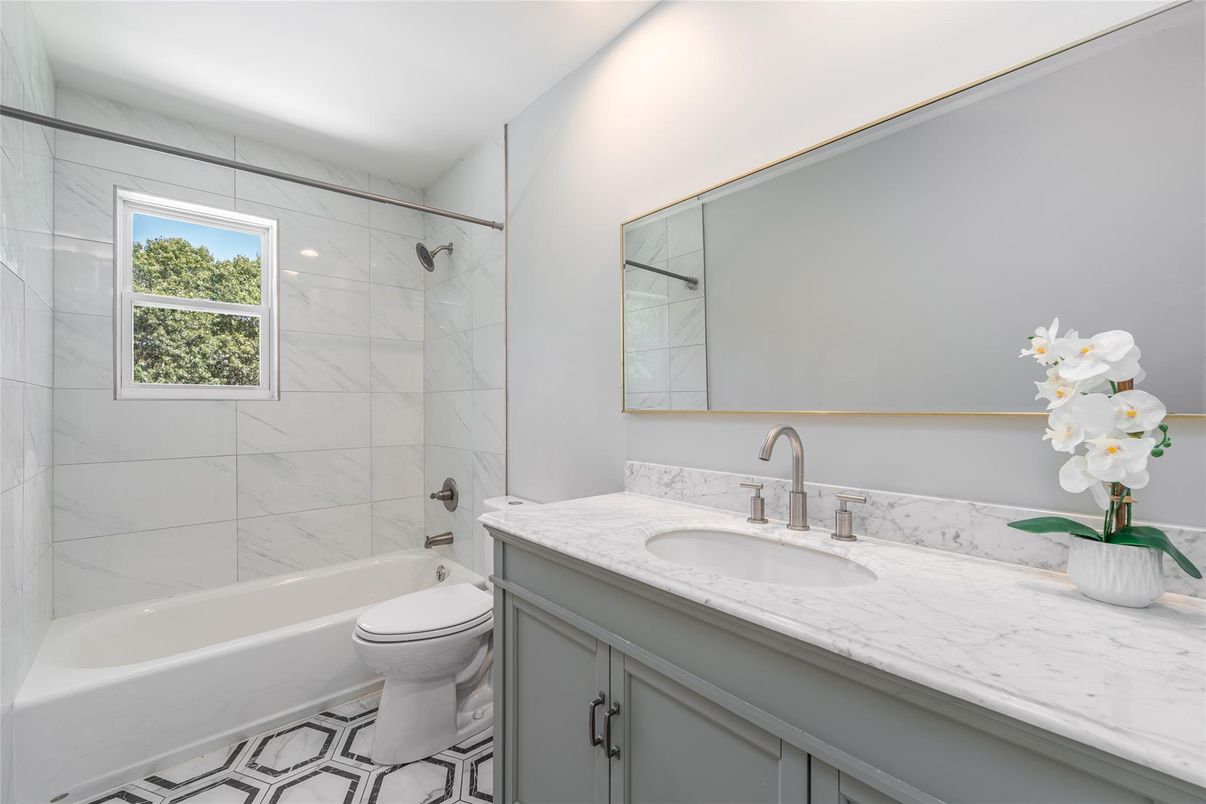 Bathroom, Interior, Marble Walls