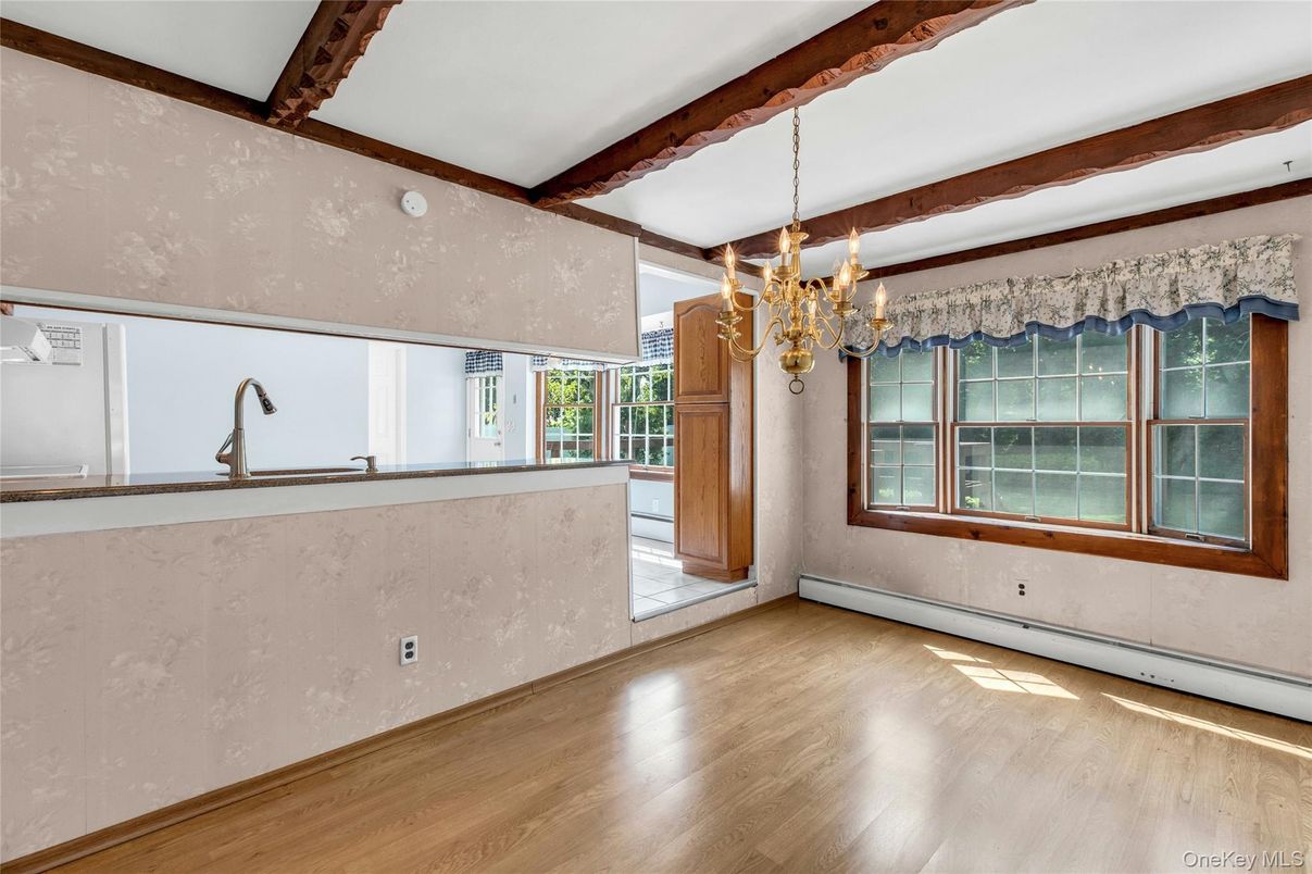 Chandelier, Empty room, Interior, Wooden Beams, Wood Texture Flooring