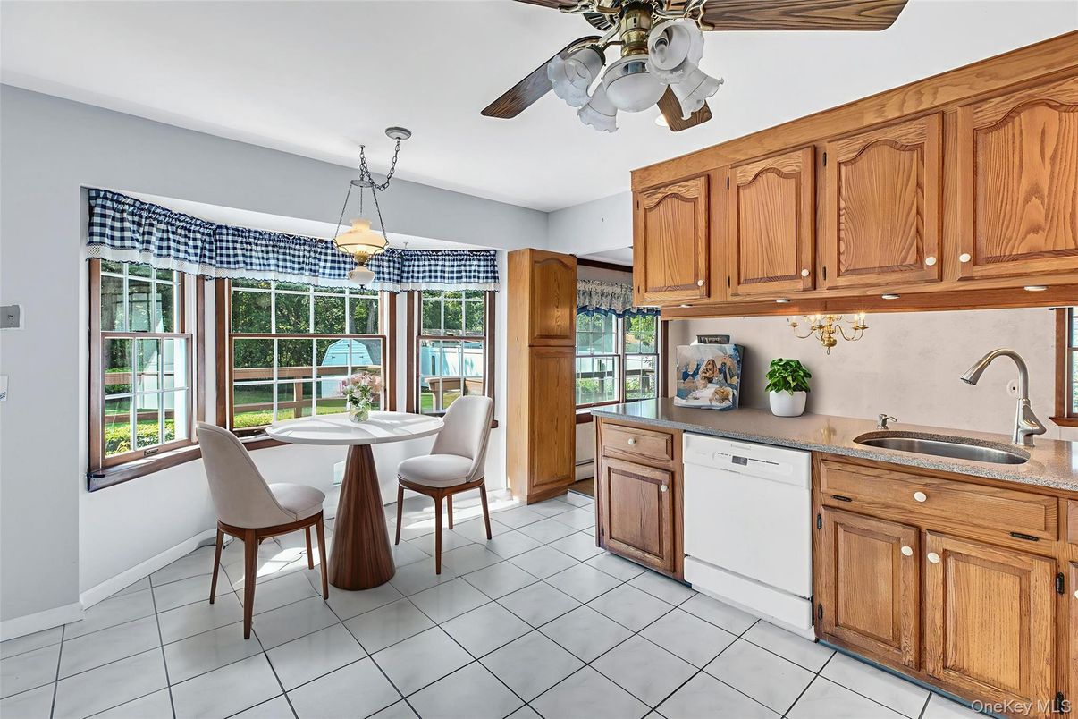 Dining room, Interior, Kitchen, Pendant Lights
