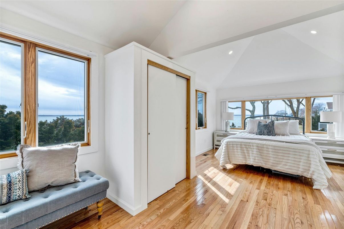 Bedroom, Interior, Recessed Lighting, Water, Wood Texture Flooring