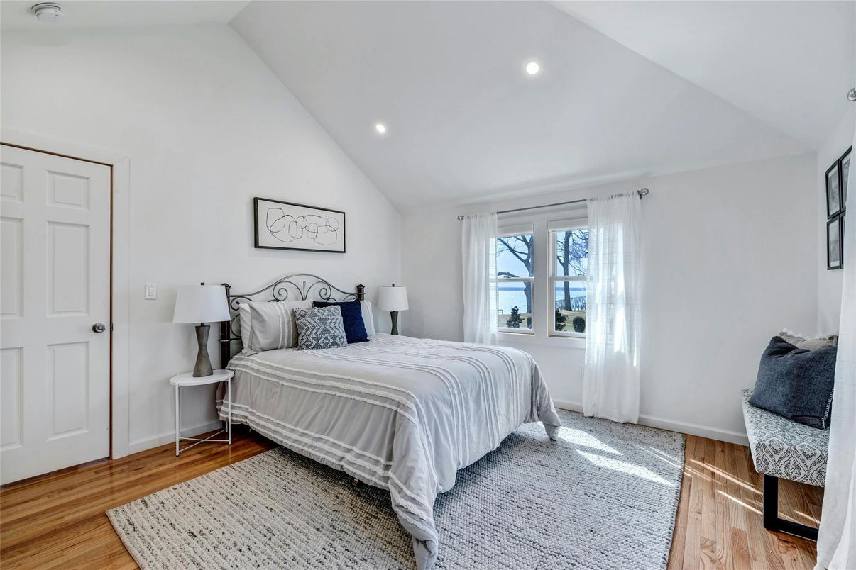 Bedroom, Interior, Recessed Lighting, Water, Wood Texture Flooring