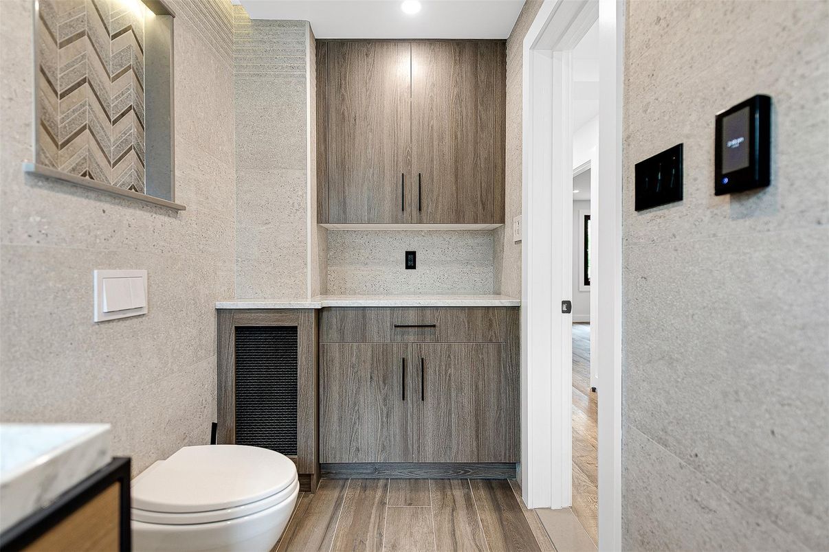 Bathroom, Interior, Recessed Lighting, Wood Texture Flooring
