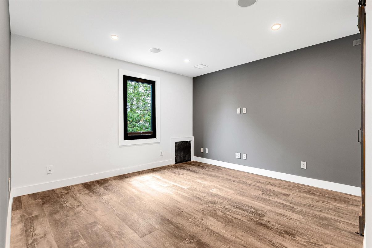 Empty room, Interior, Recessed Lighting, Wood Texture Flooring