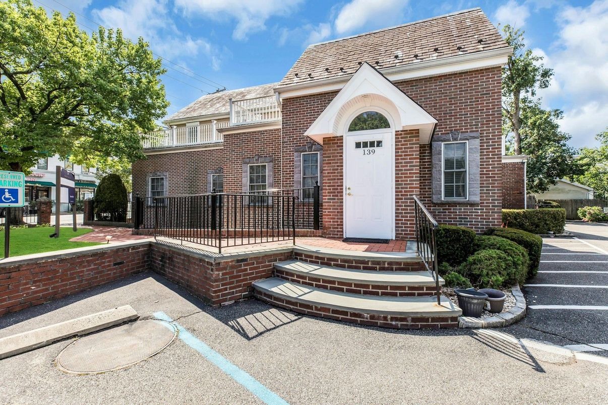 Exterior, Facade, Brick Facade, French Provincial
