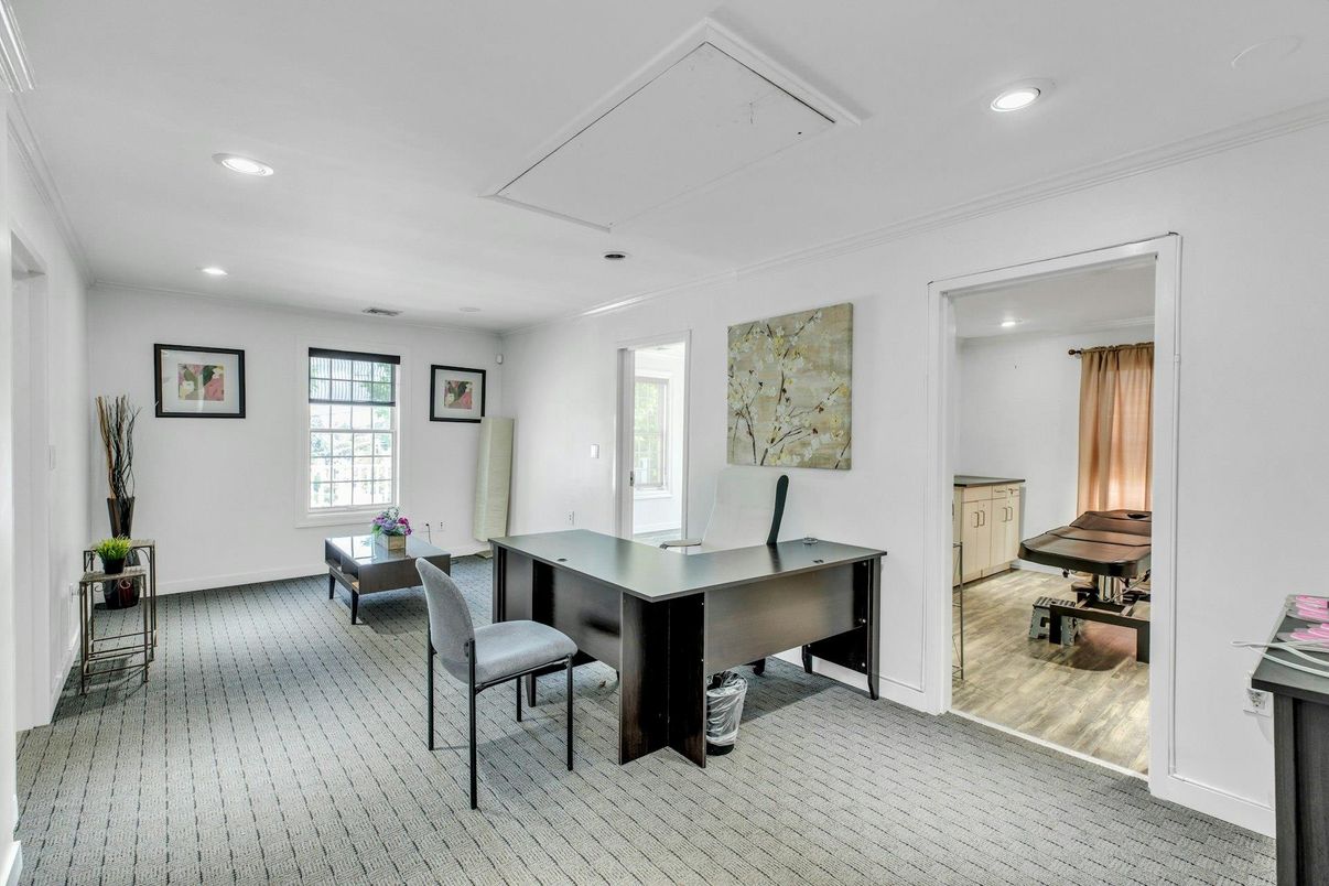 Home Office, Interior, Recessed Lighting, Wood Texture Flooring