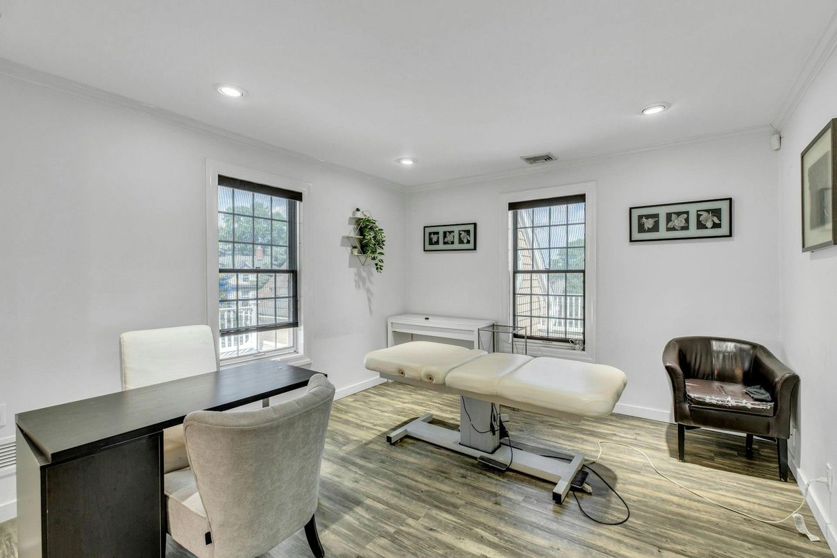 Home Office, Interior, Recessed Lighting, Wood Texture Flooring