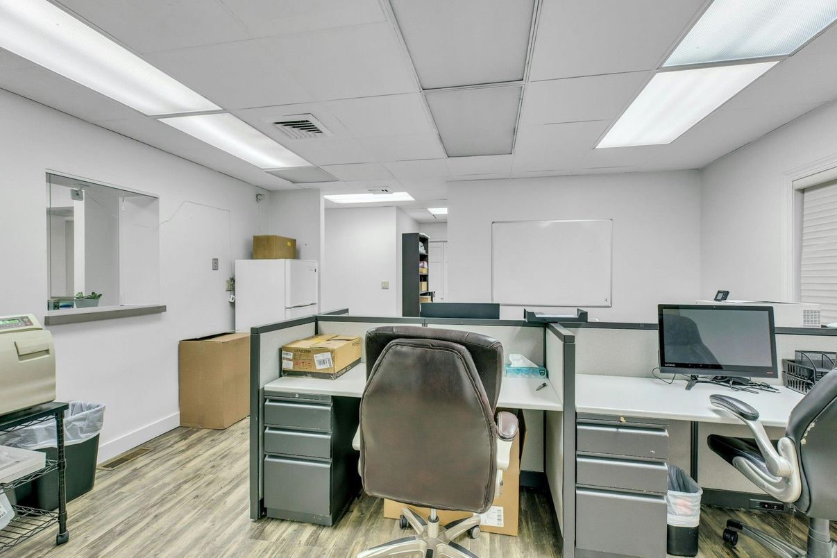 Home Office, Interior, Recessed Lighting, Wood Texture Flooring