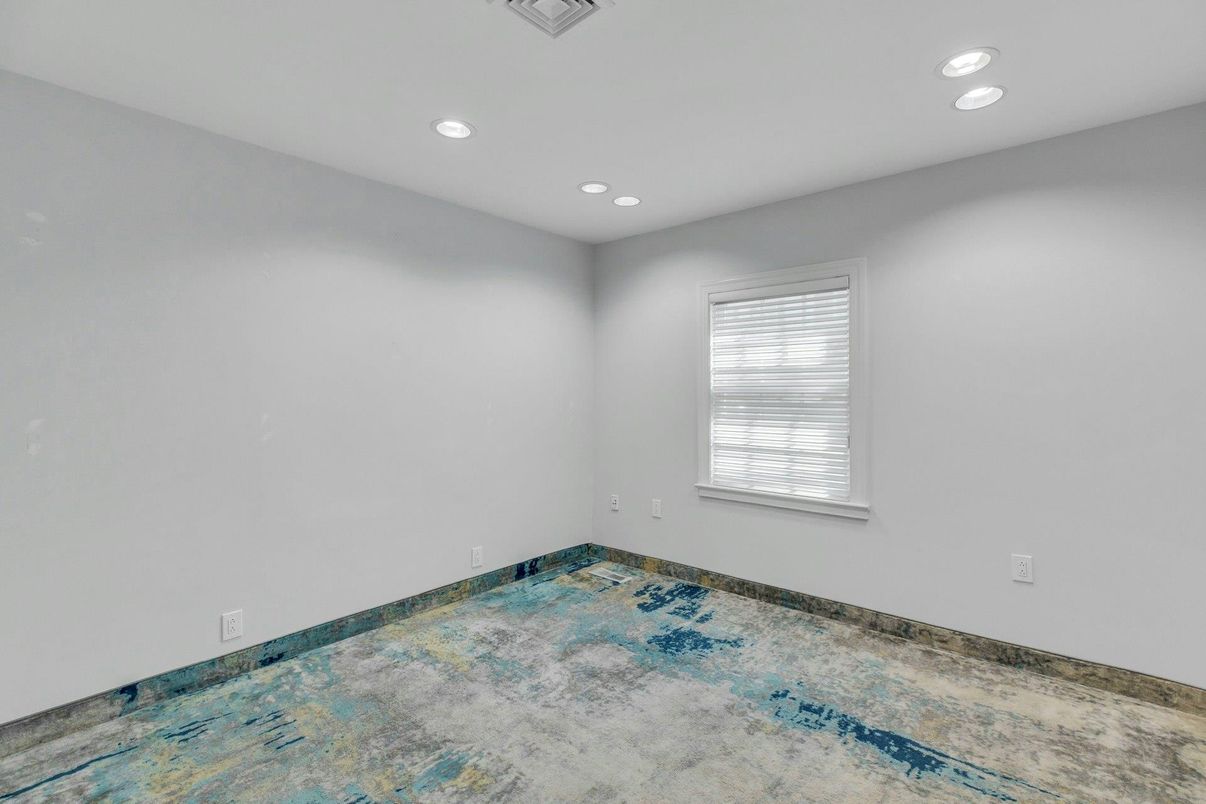 Empty room, Interior, Recessed Lighting