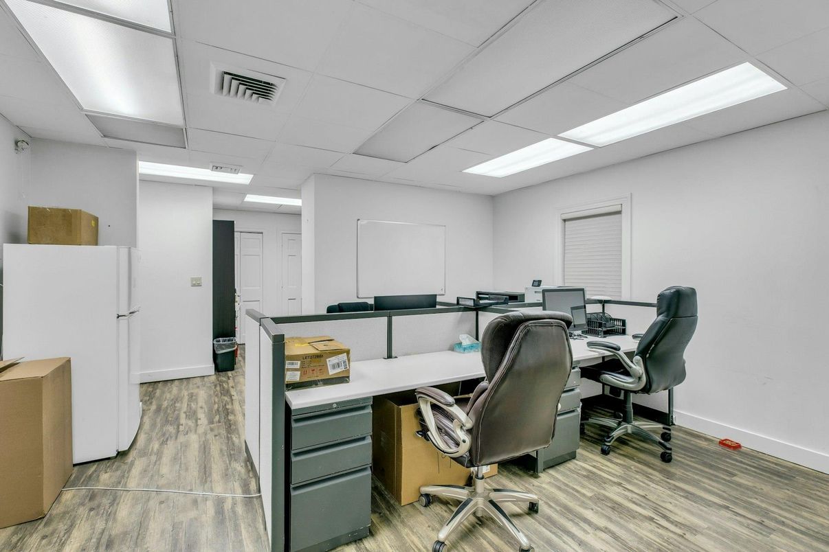 Home Office, Interior, Recessed Lighting, Wood Texture Flooring
