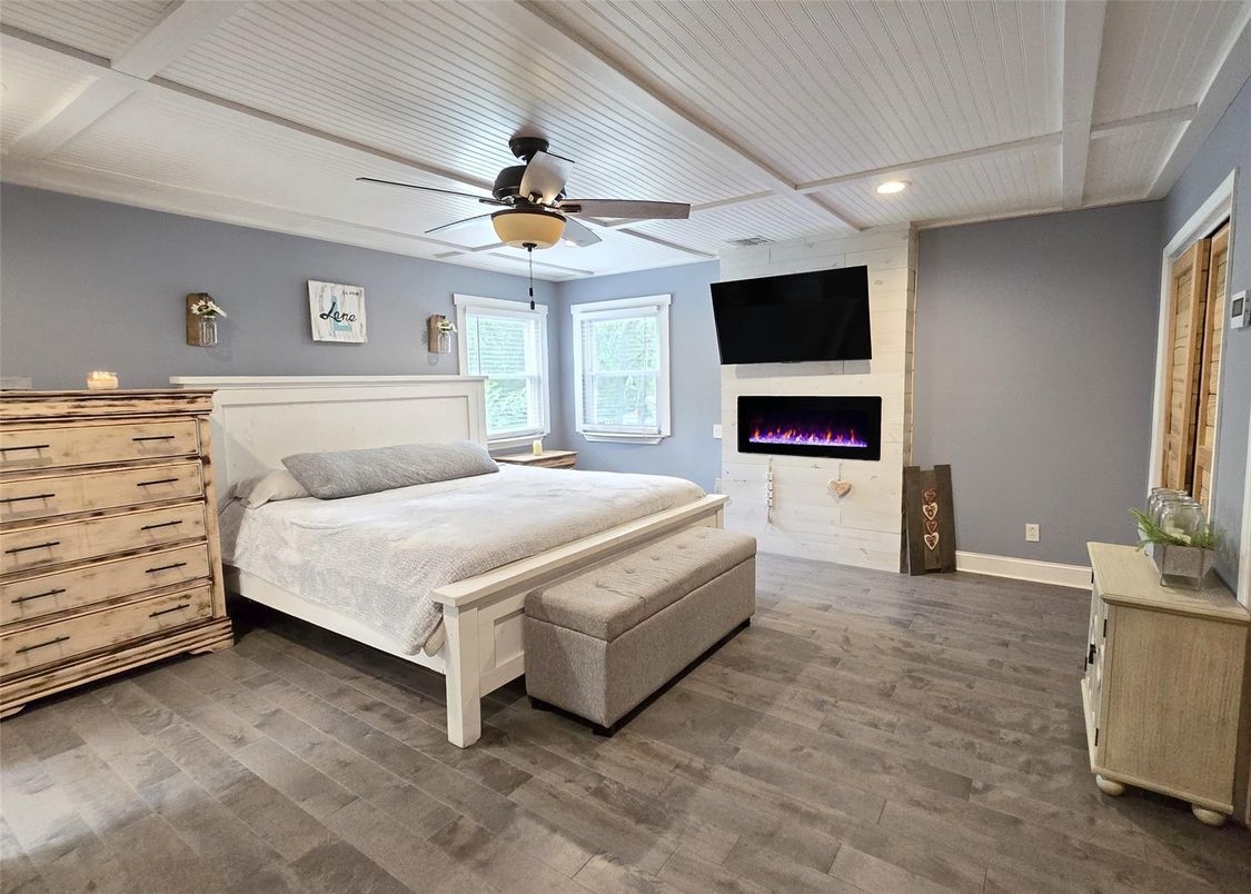 Bedroom, Fireplace, Interior, Recessed Lighting, Wood Texture Flooring