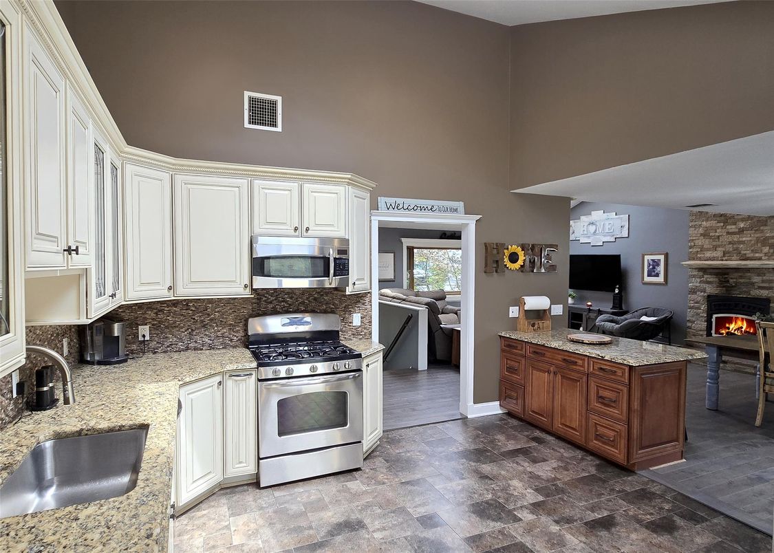 Fireplace, Interior, Kitchen