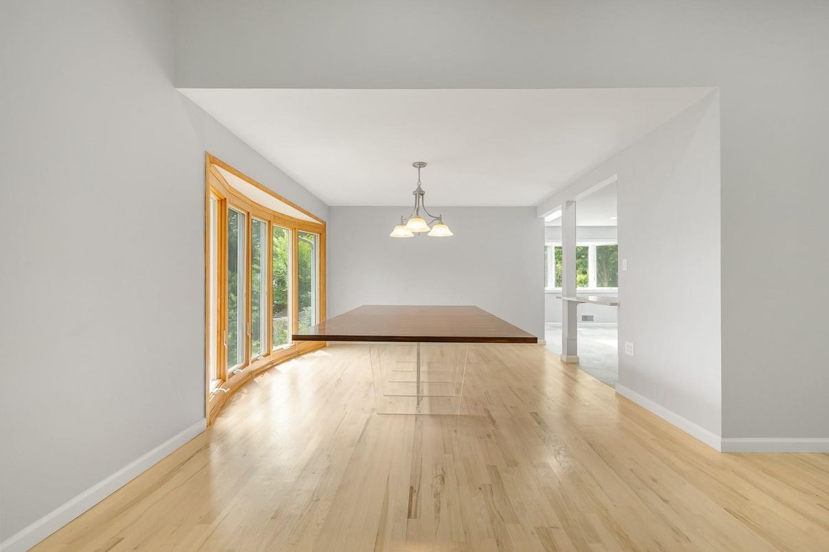 Interior, Pendant Lights, Wood Texture Flooring