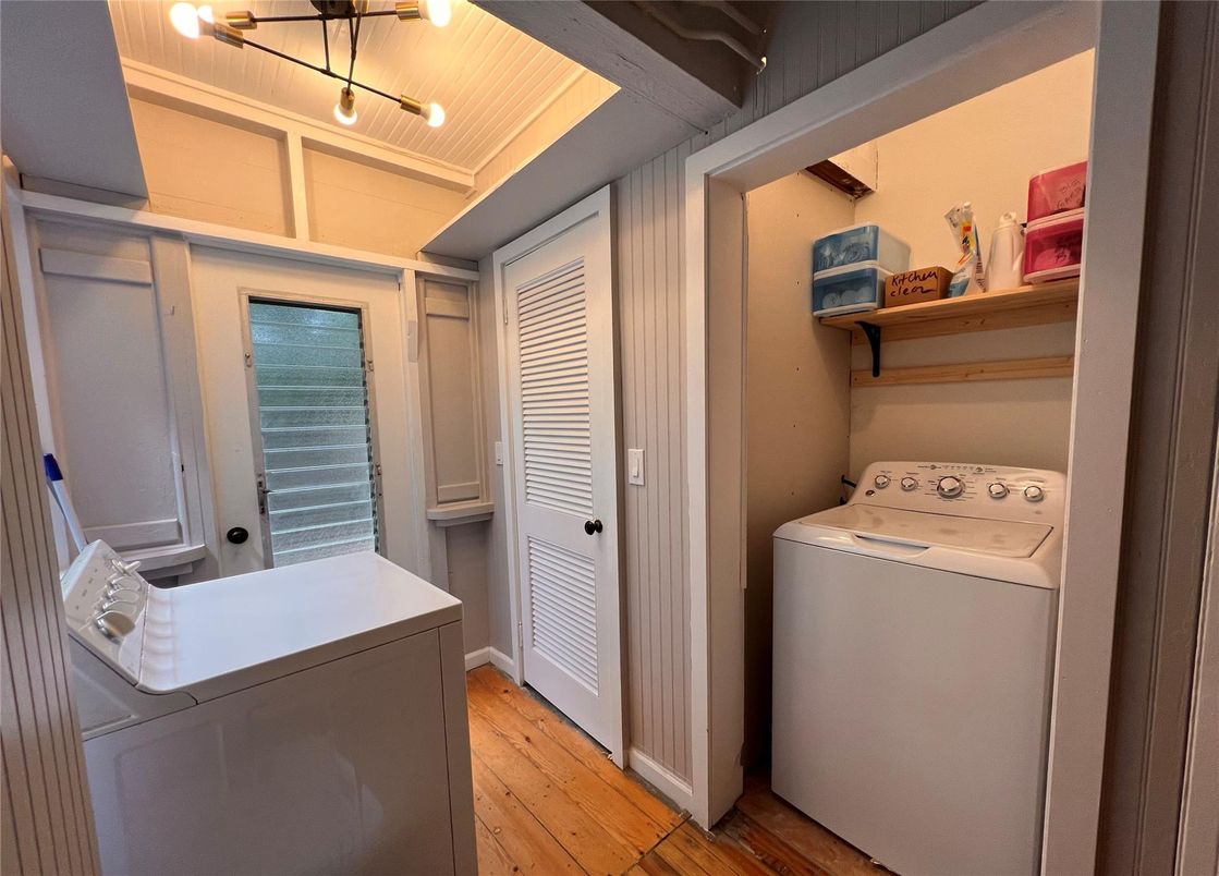 Interior, Utility Closets, Washer, Wooden Ceilings, Wood Texture Flooring