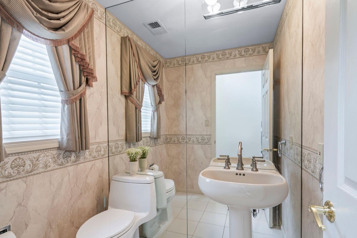 Bathroom, Interior
