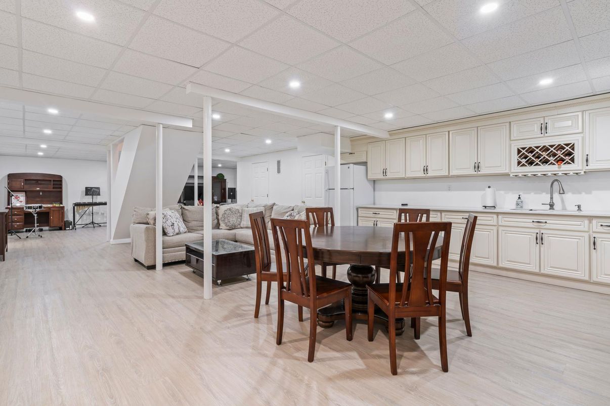 Dining room, Interior, Kitchen, Recessed Lighting, Wood Texture Flooring