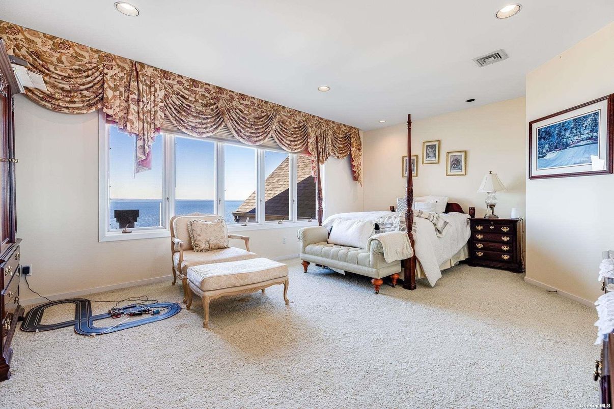 Bedroom, Interior, Recessed Lighting, Water