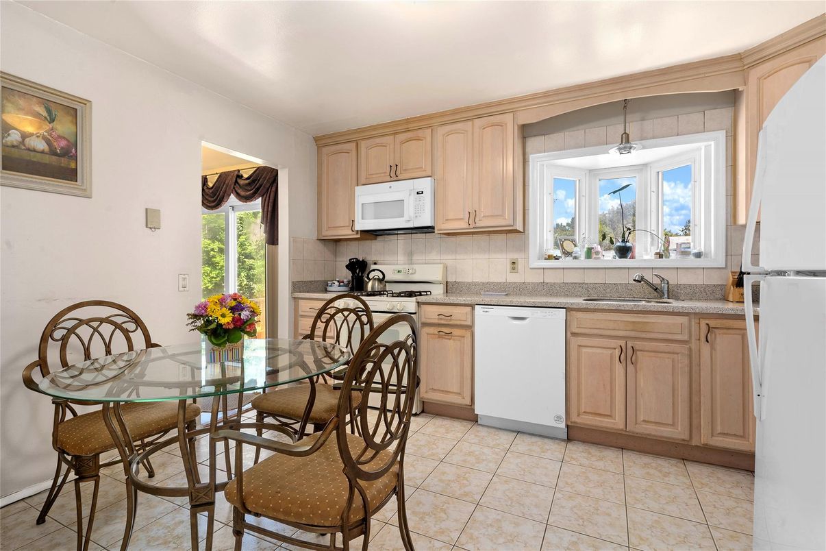 Dining room, Interior, Kitchen, Pendant Lights