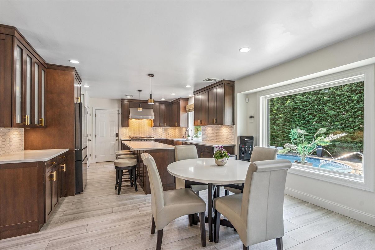 Dining room, Interior, Kitchen, Pendant Lights, Recessed Lighting, Wood Texture Flooring