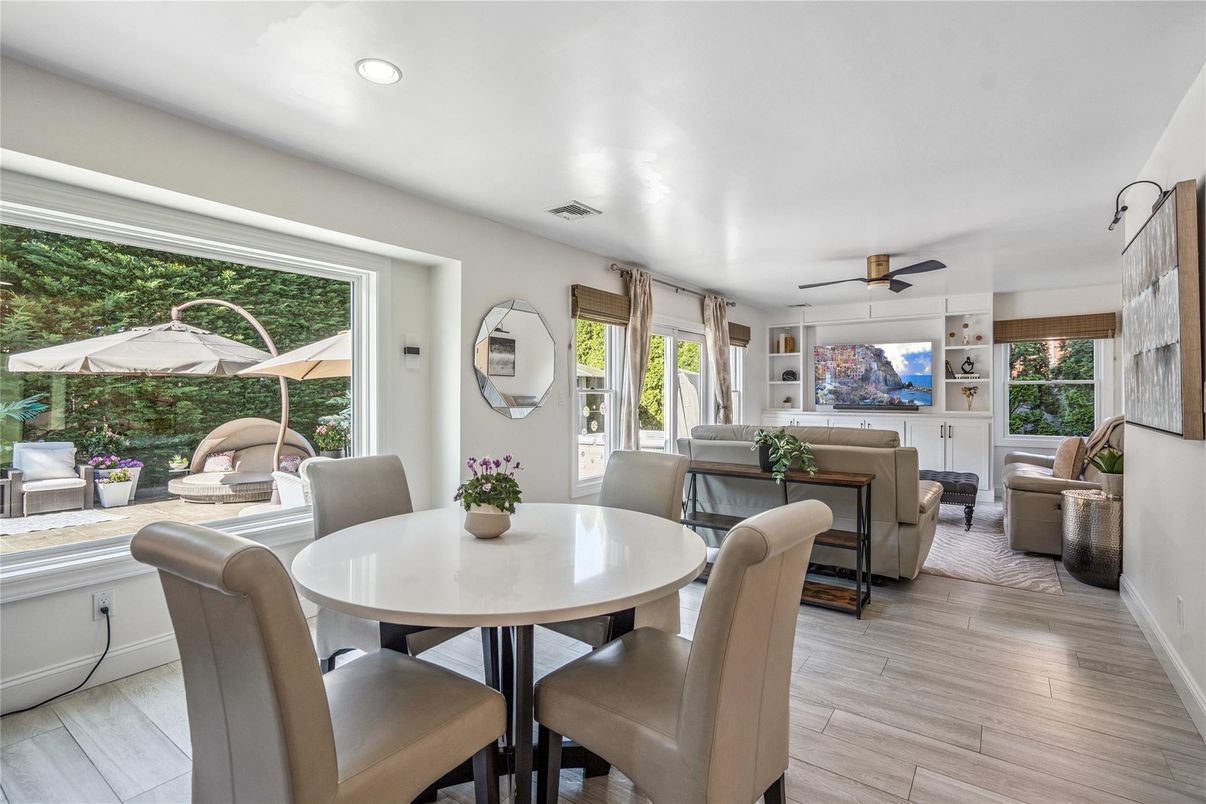 Dining room, Interior, Living room, Recessed Lighting, Wood Texture Flooring