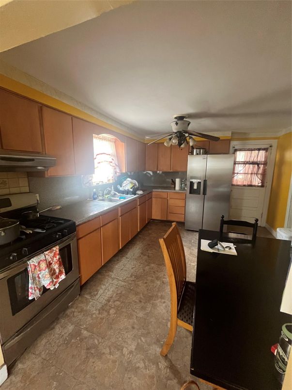 Dining room, Interior, Kitchen, Stainless Steel Appliances